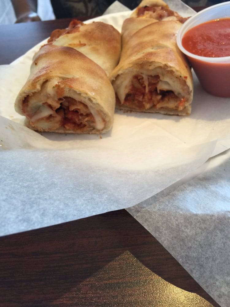 Roccos Pizza | restaurant | 1285 Old Country Rd, Riverhead, NY 11901, USA | 6317274992 OR +1 631-727-4992