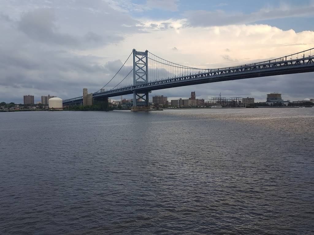 Hibachi Japanese Steakhouse & Sushi Bar | restaurant | 325 N Christopher Columbus Blvd, Philadelphia, PA 19106, USA | 2155927100 OR +1 215-592-7100