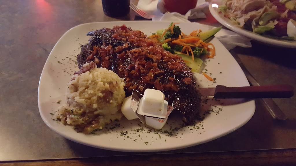 Steiss Village Inn | restaurant | 5523 Main St, Lexington, MI 48450, USA | 8103595090 OR +1 810-359-5090