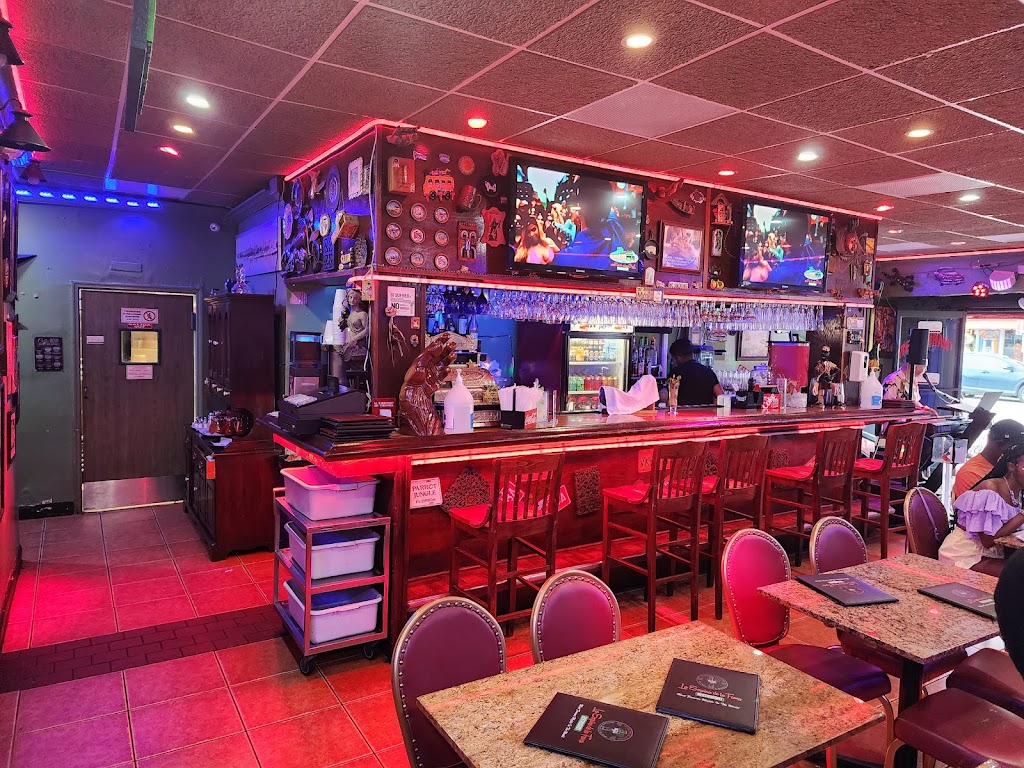 Esquina De La Fama | restaurant | 1388 SW 8th St, Miami, FL 33135, USA | 7869535019 OR +1 786-953-5019