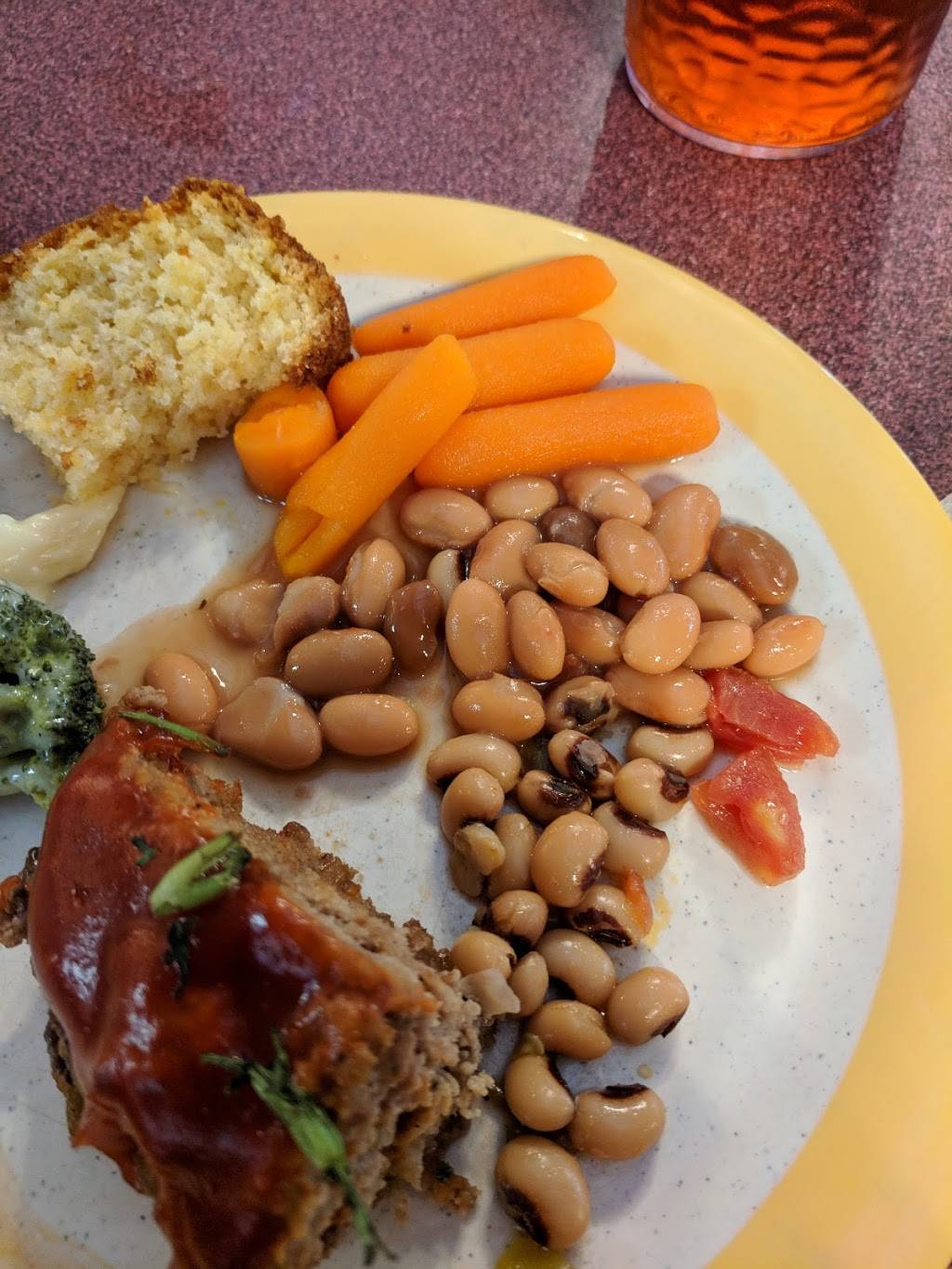 Ryans | restaurant | 103 RHL Blvd, Charleston, WV 25309, USA | 3047445382 OR +1 304-744-5382