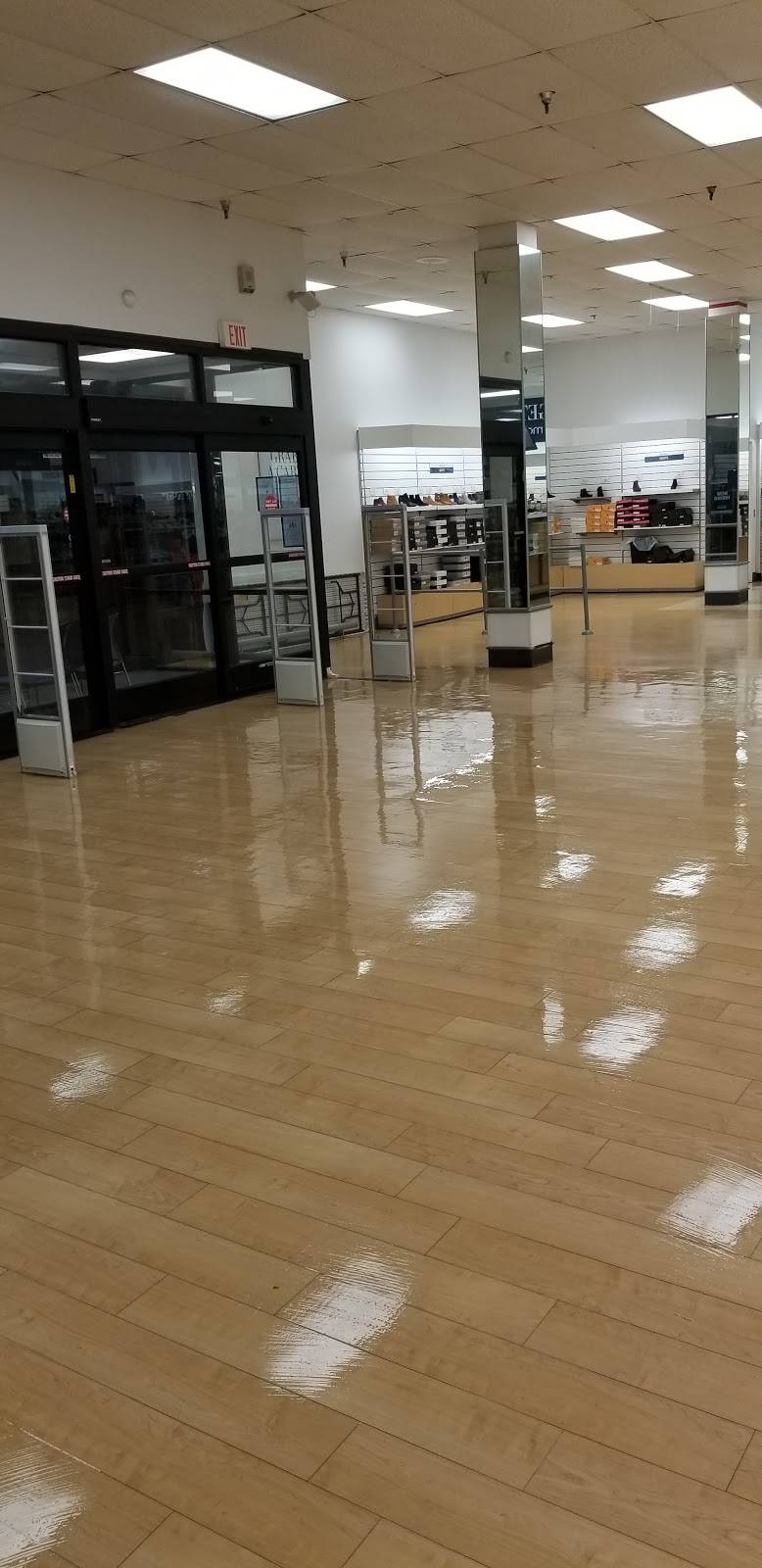 Elmwood Oaks Shopping Center | shopping mall | 800 S Clearview Pkwy, Harahan, LA 70123, USA | 5136861600 OR +1 513-686-1600