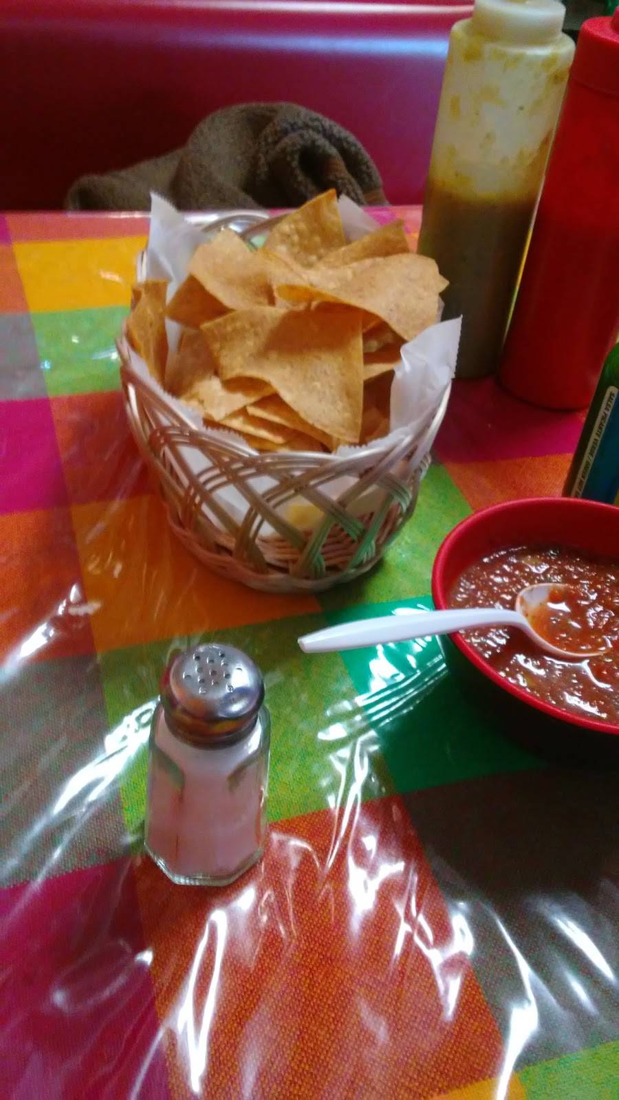 El Calamares | restaurant | 420 S Sherman Dr, Indianapolis, IN 46201, USA | 3173562112 OR +1 317-356-2112