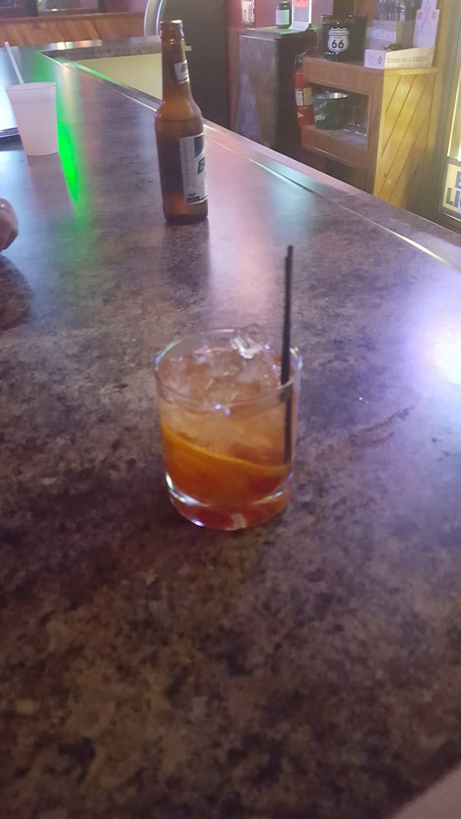 Friendly Inn | restaurant | 1335 17th St, Monroe, WI 53566, USA | 6083259983 OR +1 608-325-9983