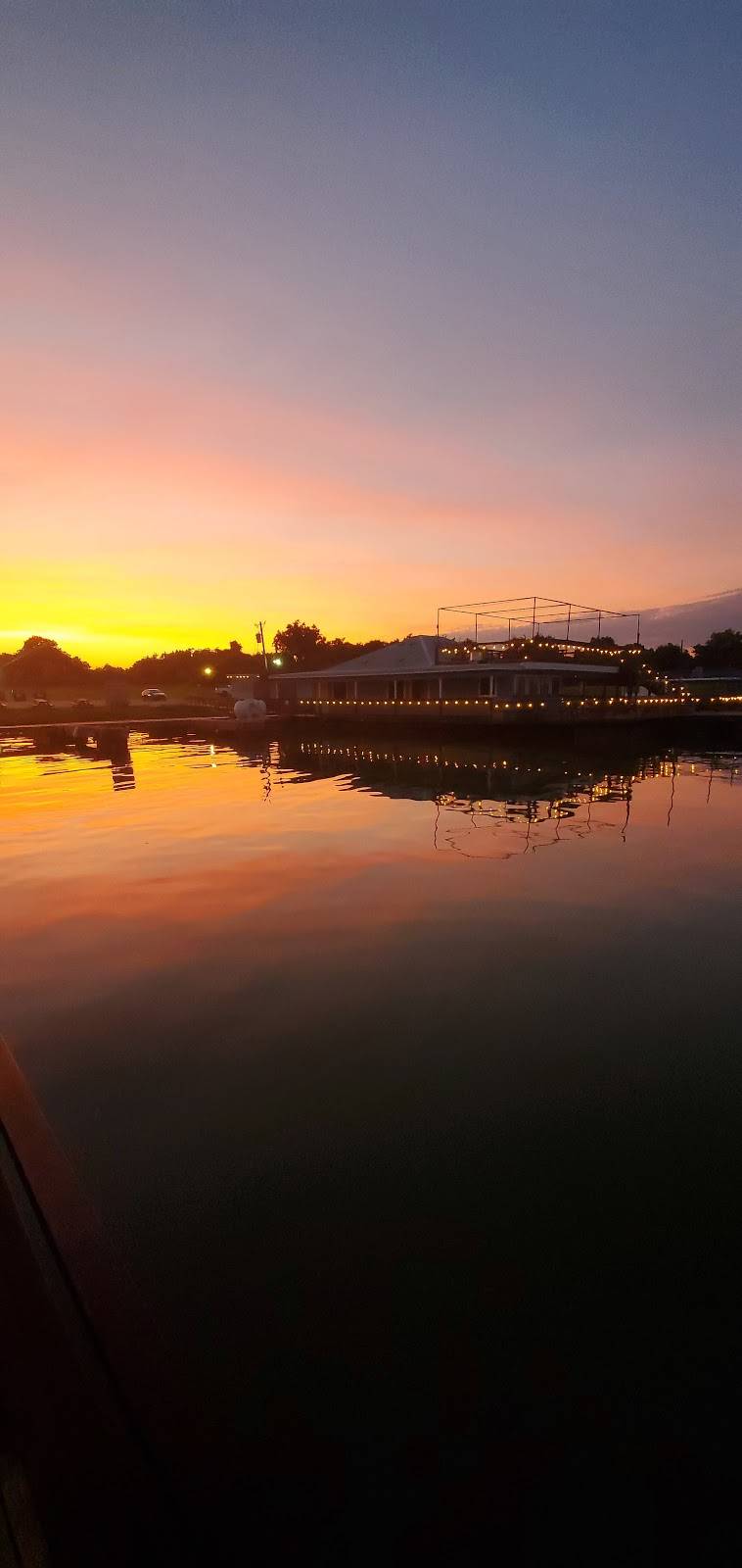 The Minnow | restaurant | 3201 Over Flow Rd, Waco, TX 76712, USA | 2542275210 OR +1 254-227-5210