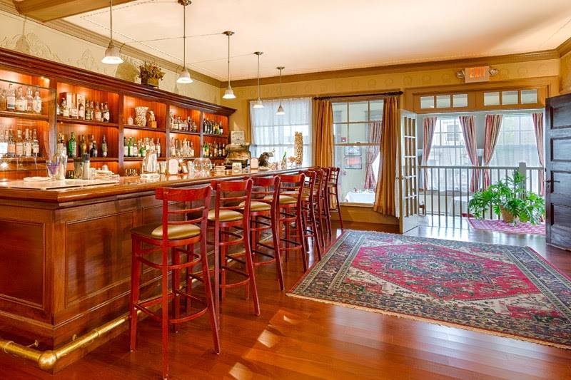 Gateways Inn & Restaurant | night club | 51 Walker St, Lenox, MA 01240, USA | 4136372532 OR +1 413-637-2532