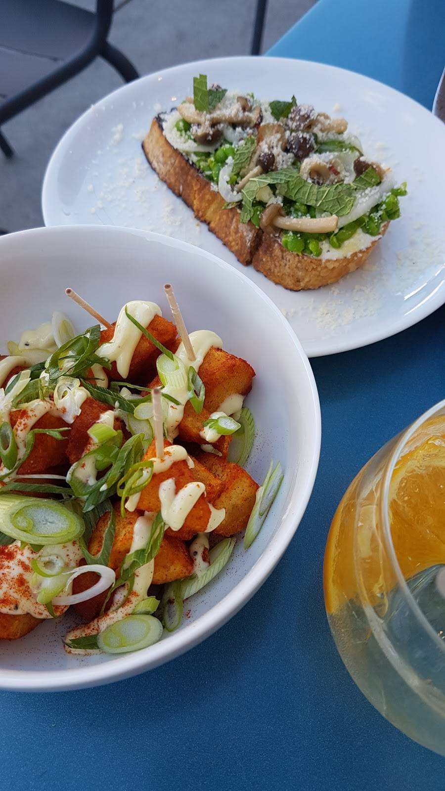 R&D | restaurant | 1206 Frankford Ave, Philadelphia, PA 19125, USA | 2155153452 OR +1 215-515-3452