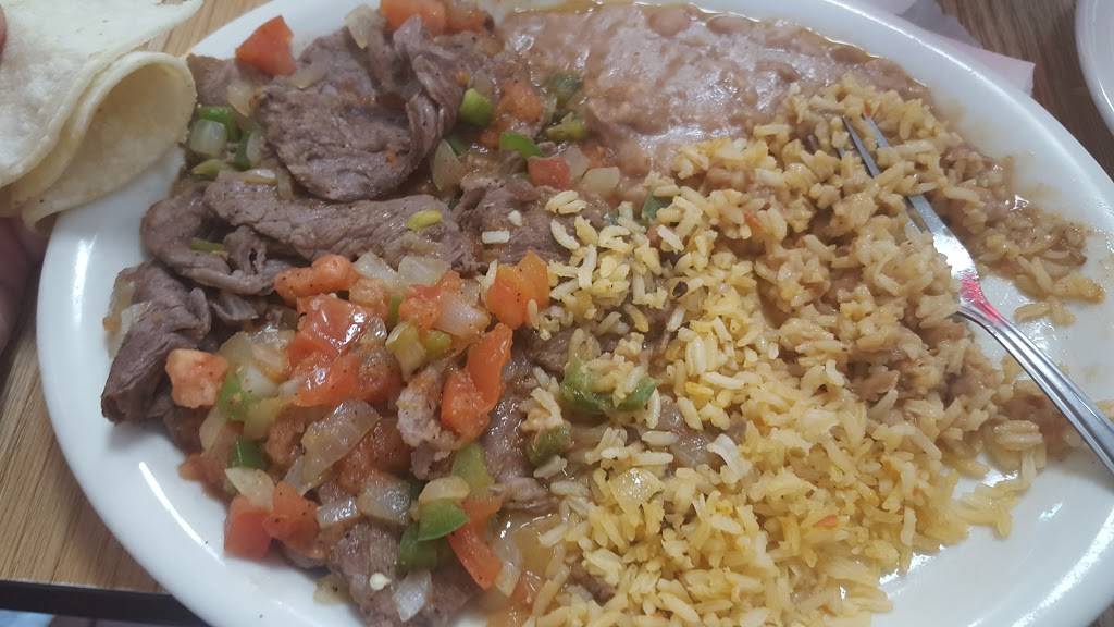 Lulus | restaurant | 1234 Newport Ave, Dallas, TX 75224, USA | 2143391661 OR +1 214-339-1661