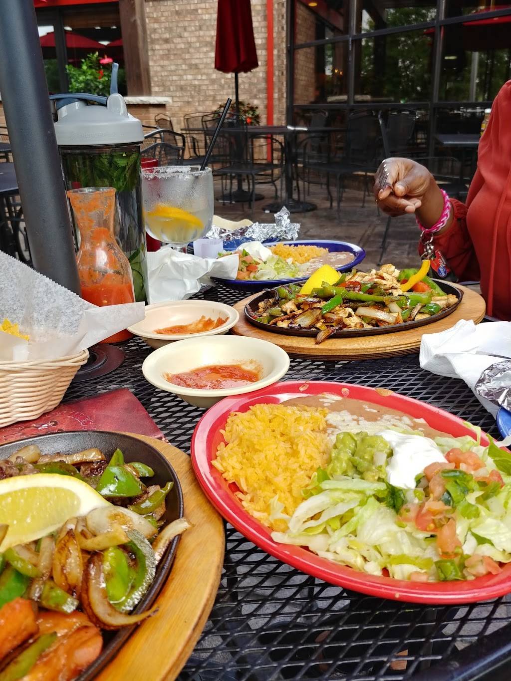 Los Tres Amigos Plymouth | restaurant | 39500 Ann Arbor Rd, Plymouth, MI 48170, USA | 7346673106 OR +1 734-667-3106