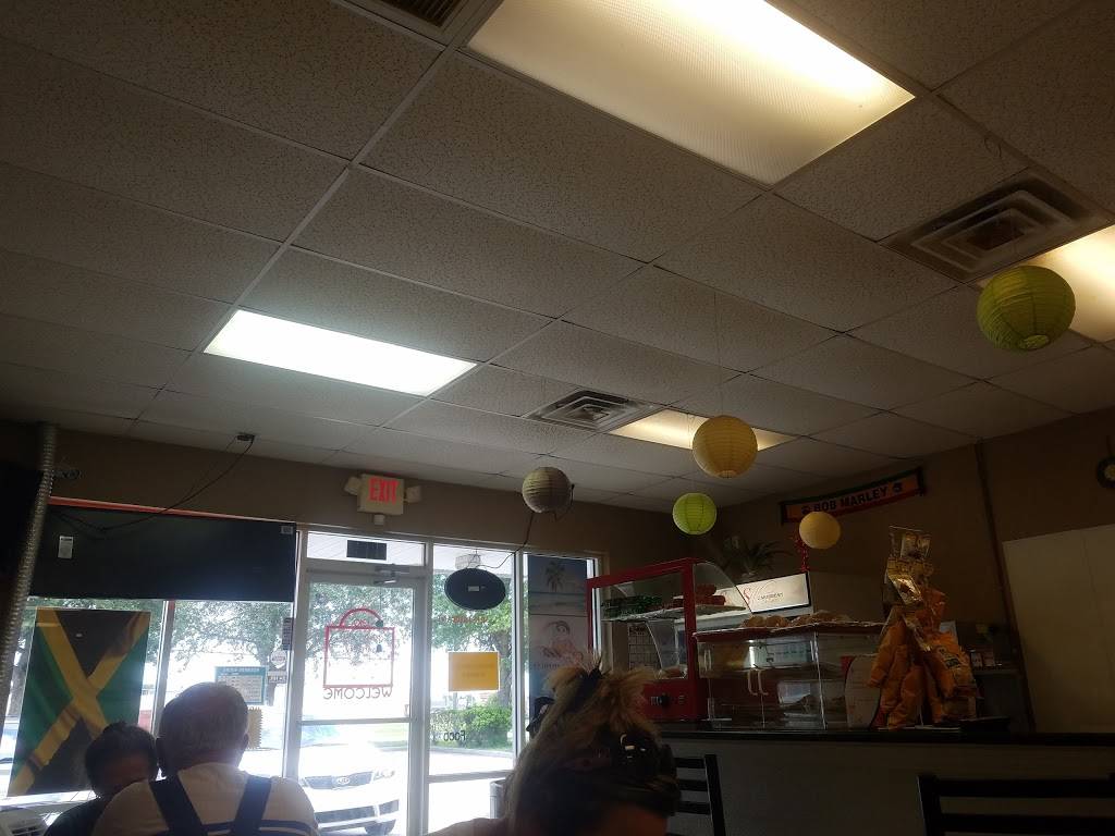 SW Caribbean Delights | restaurant | 1310 W Daughtery Rd, Lakeland, FL 33810, USA | 8638588900 OR +1 863-858-8900