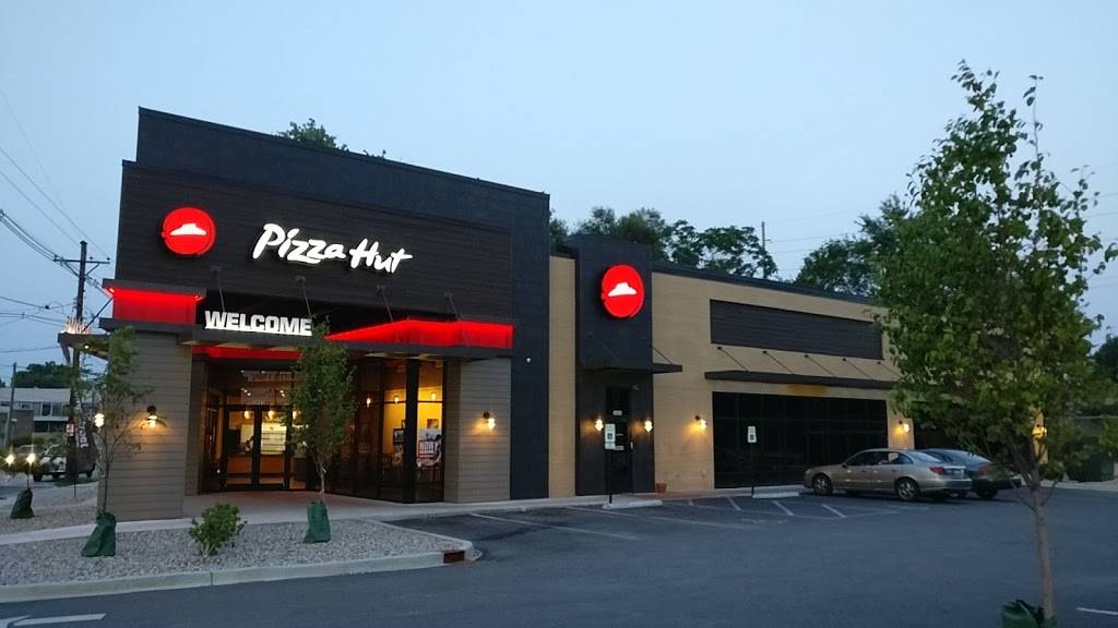 Pizza Hut | restaurant | 3803 7th Street Rd, Louisville, KY 40216, USA | 5024493020 OR +1 502-449-3020