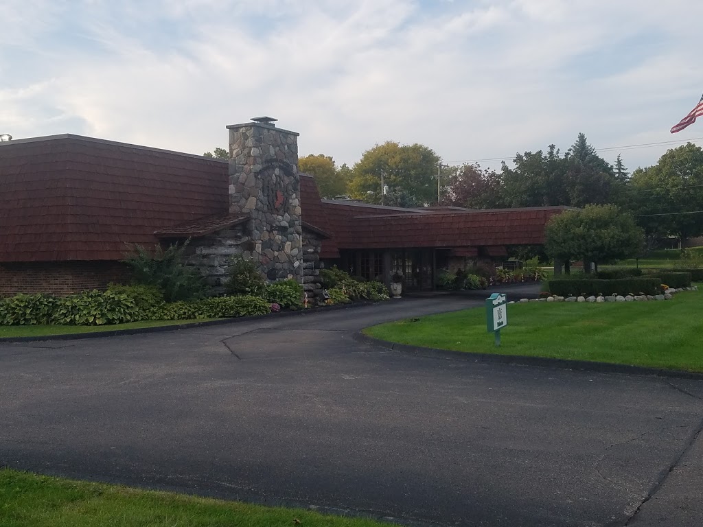 Huron River Hunting & Fishing Club | restaurant | 22575 Farmington Rd, Farmington, MI 48336, USA | 2484771000 OR +1 248-477-1000