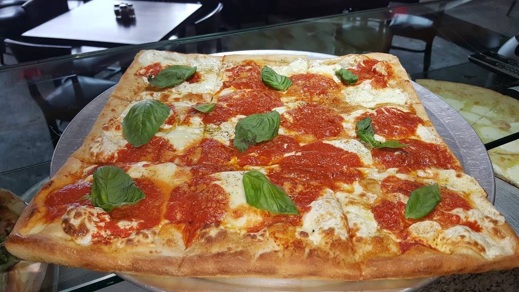 Surf City Pizzeria | restaurant | 837 Surf Ave, Brooklyn, NY 11224, USA | 7186764460 OR +1 718-676-4460