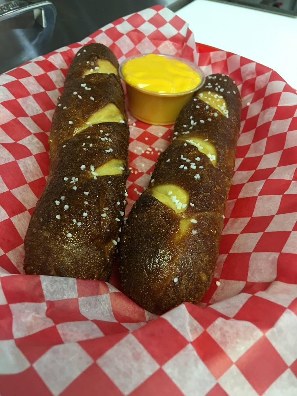 Woodys Bar & Grill | restaurant | 111 4th St N, Greenwald, MN 56335, USA | 3209873161 OR +1 320-987-3161