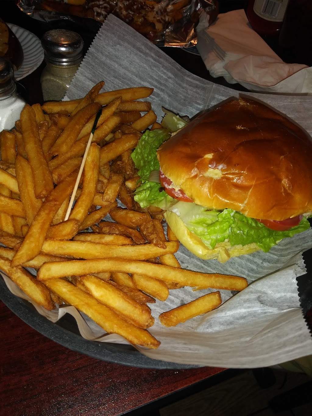 Monaghans Pub | restaurant | 414 Powhattan Ave, Essington, PA 19029, USA | 6105950303 OR +1 610-595-0303