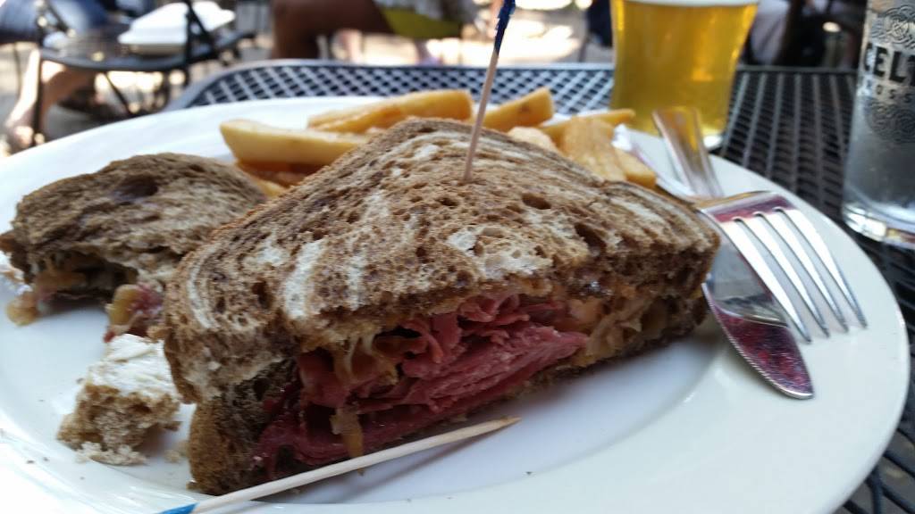 Celtic Crossing Irish Pub | restaurant | 903 Cooper St, Memphis, TN 38104, USA | 9012745151 OR +1 901-274-5151