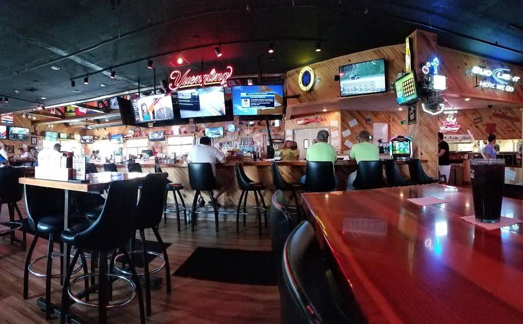 Roosters | restaurant | 4335 Dressler Rd NW, Canton, OH 44718, USA | 3305467001 OR +1 330-546-7001