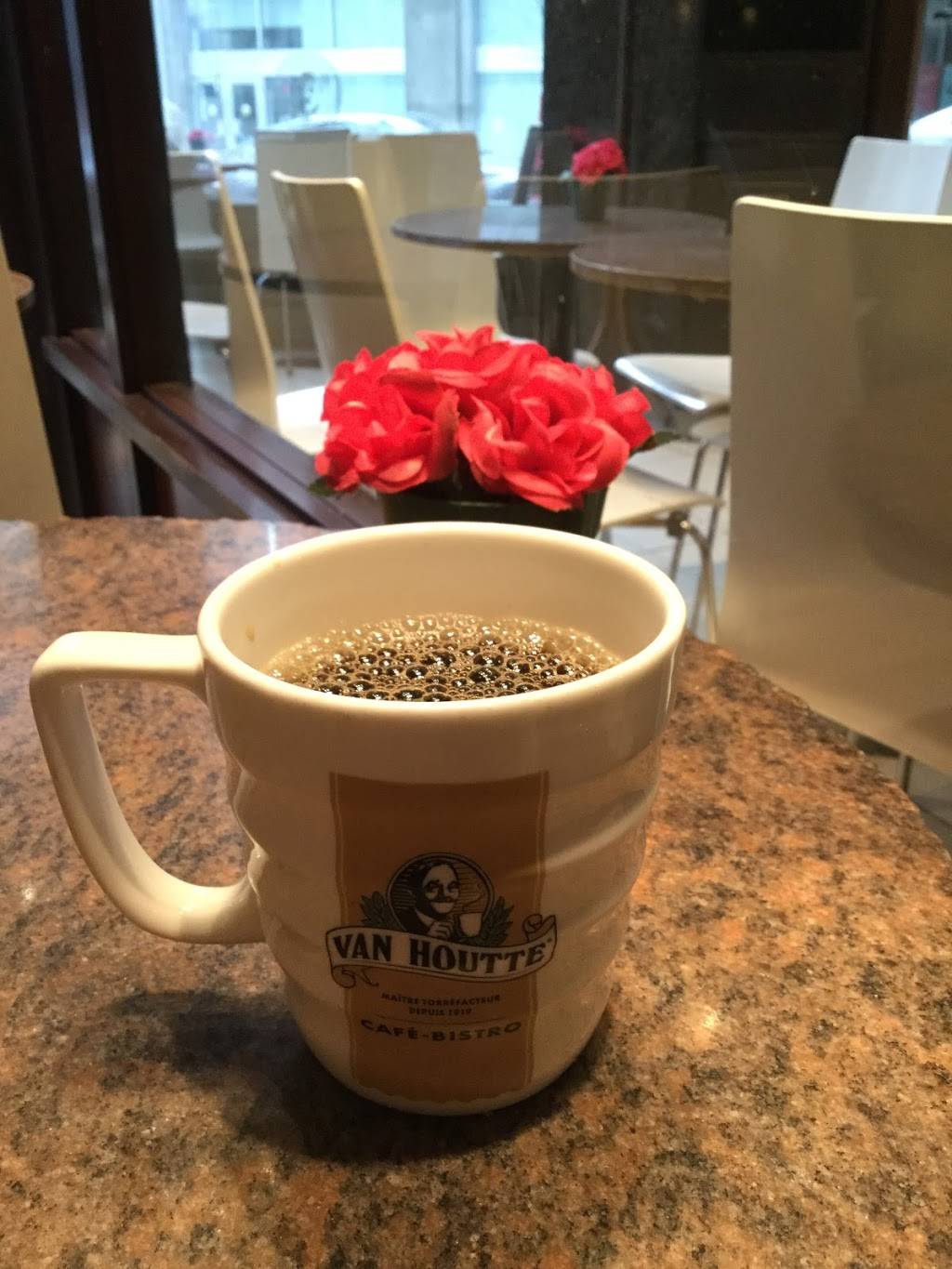 Café Van Houtte | cafe | 2027 Rue Metcalfe, Montréal, QC H3A 1X7, Canada | 5148495466 OR +1 514-849-5466