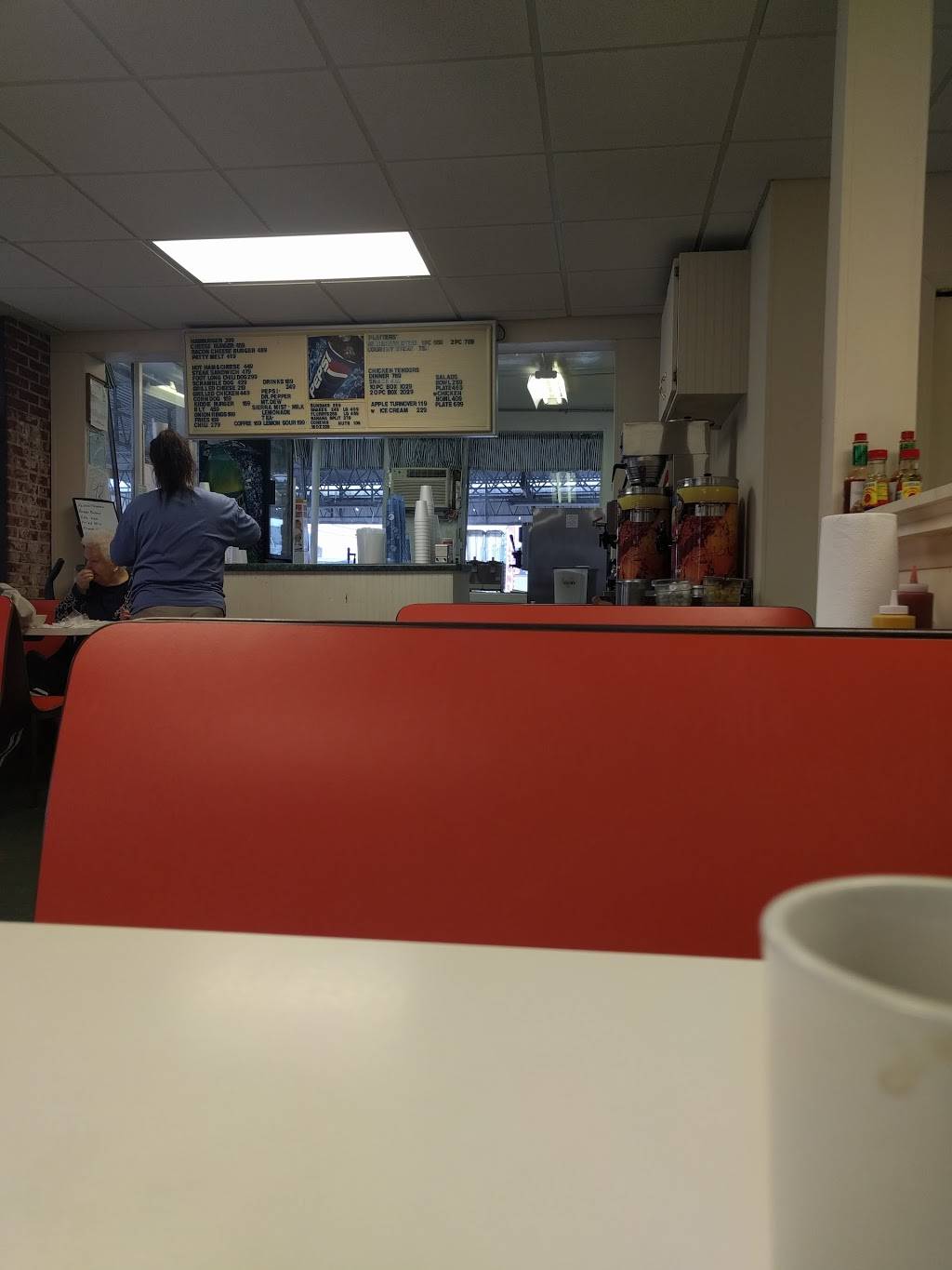 Sarajays | restaurant | 401 N Gilmer Ave, Lanett, AL 36863, USA | 3346442525 OR +1 334-644-2525