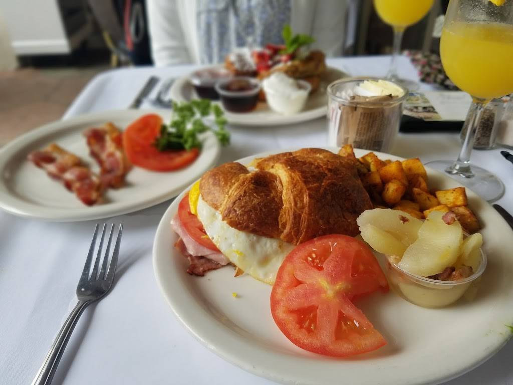 The Andersens | bakery | 1106 State St, Santa Barbara, CA 93101, USA | 8059625085 OR +1 805-962-5085