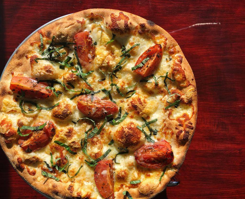 Famiglia Fornaciari Wood Fired Pizza | restaurant | 1268 Broadway unit B, Saugus, MA 01906, USA | 7815585353 OR +1 781-558-5353