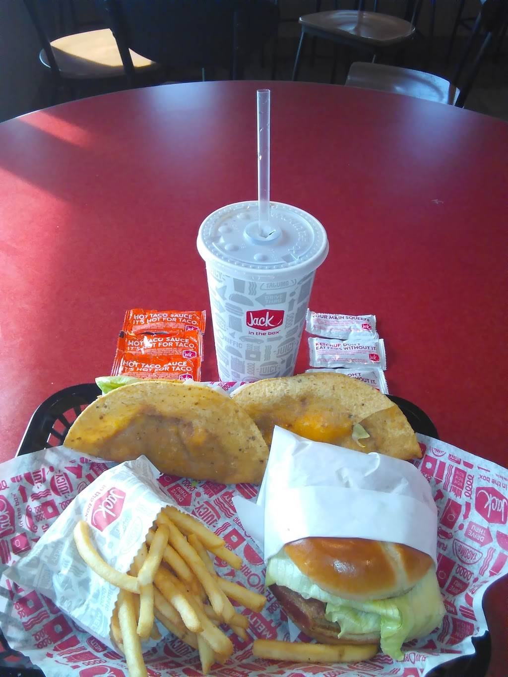 Jack in the Box | restaurant | 2592 W March Ln, Stockton, CA 95207, USA | 2099516424 OR +1 209-951-6424