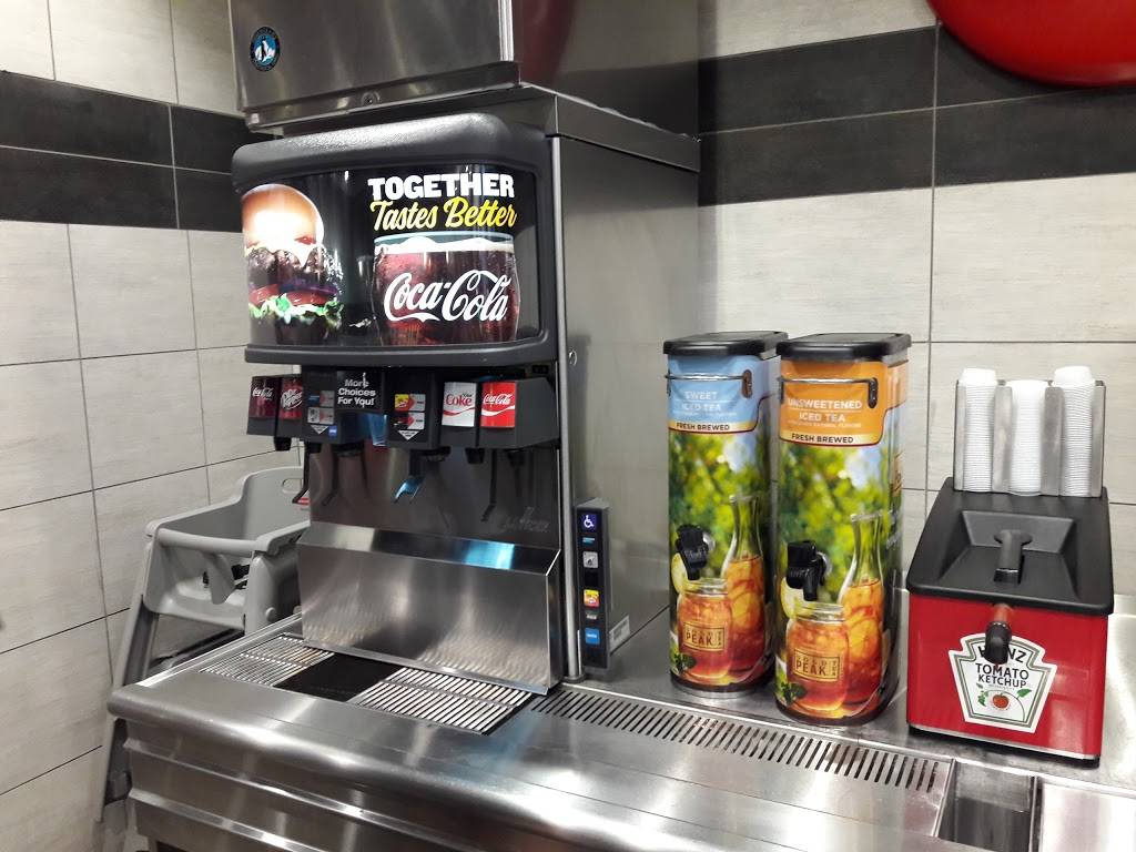 Carls Jr. | restaurant | 11300 McCombs St Suite C, El Paso, TX 79934, USA | 9158210869 OR +1 915-821-0869