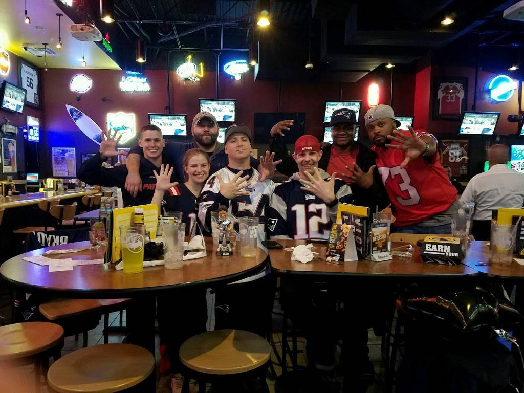 Buffalo Wild Wings | restaurant | 11215 Mall Cir, Waldorf, MD 20603, USA | 3018850614 OR +1 301-885-0614