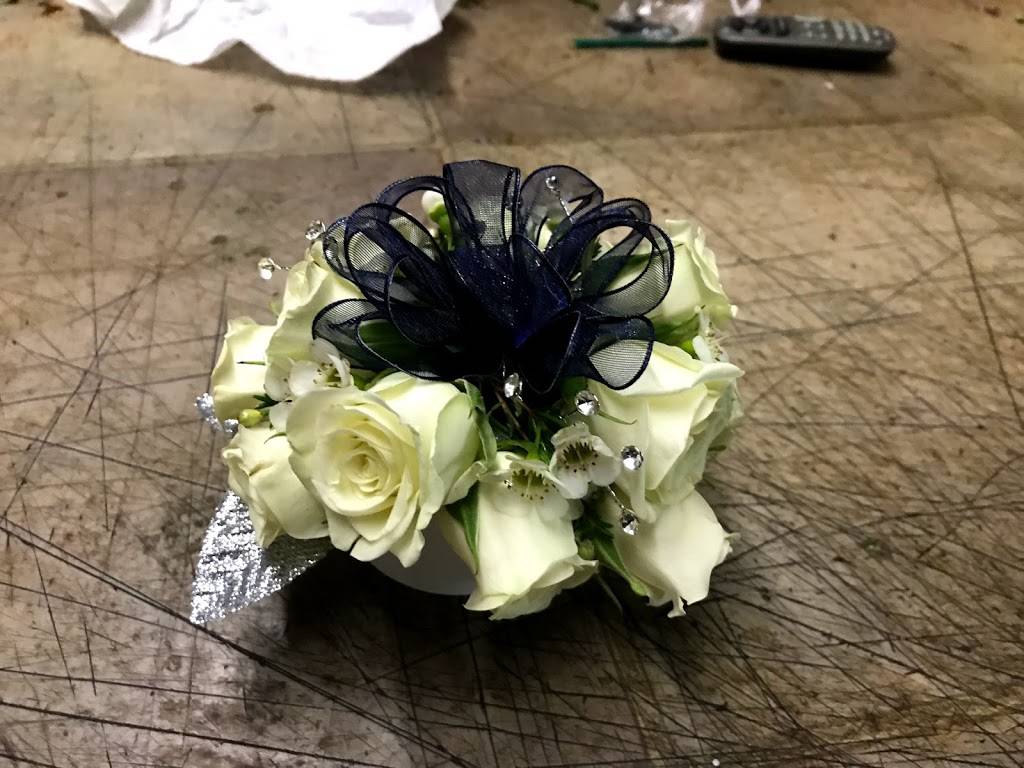 Lexi Lu’s Cafe Amoroso Flower Shop | restaurant | 212 S Broad St, Trenton, NJ 08608, USA | 6096953218 OR +1 609-695-3218