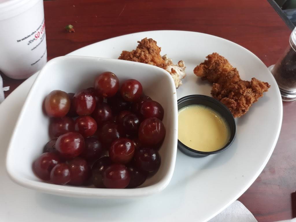 Ruby Tuesday | restaurant | 1807 S Main St, Farmville, VA 23901, USA | 4343913475 OR +1 434-391-3475