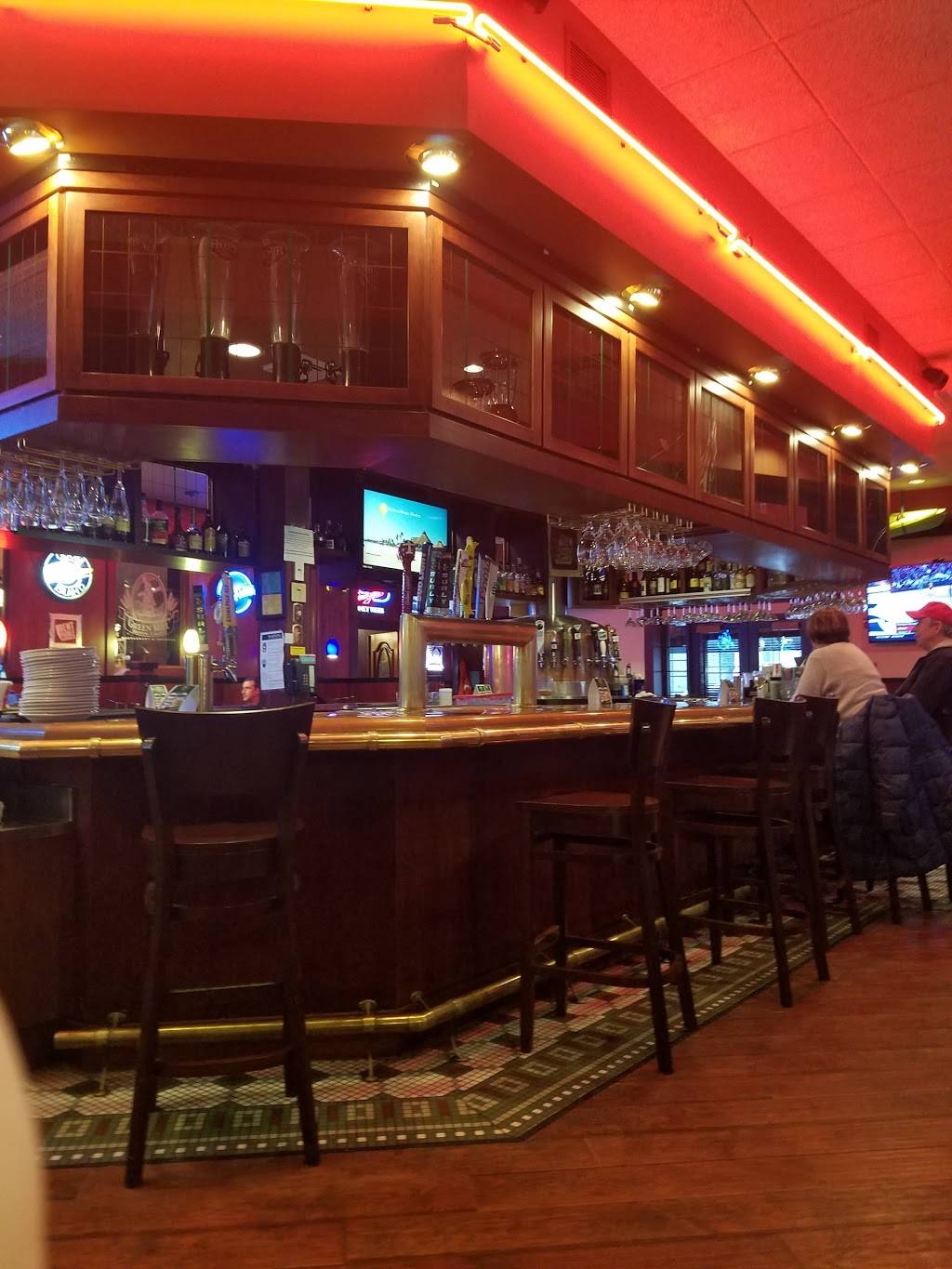 Green Mill Restaurant & Bar | restaurant | 1025 US-61, Winona, MN 55987, USA | 5074525400 OR +1 507-452-5400