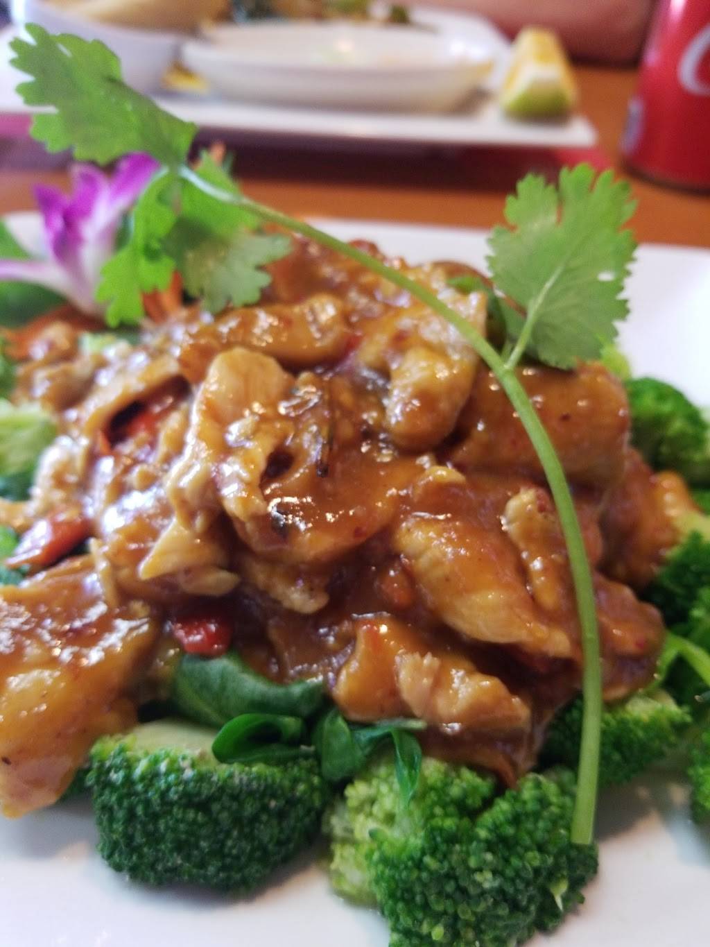 Thai Thai Restaurant | restaurant | 1055 S Main Ave, Fallbrook, CA 92028, USA | 7607284938 OR +1 760-728-4938