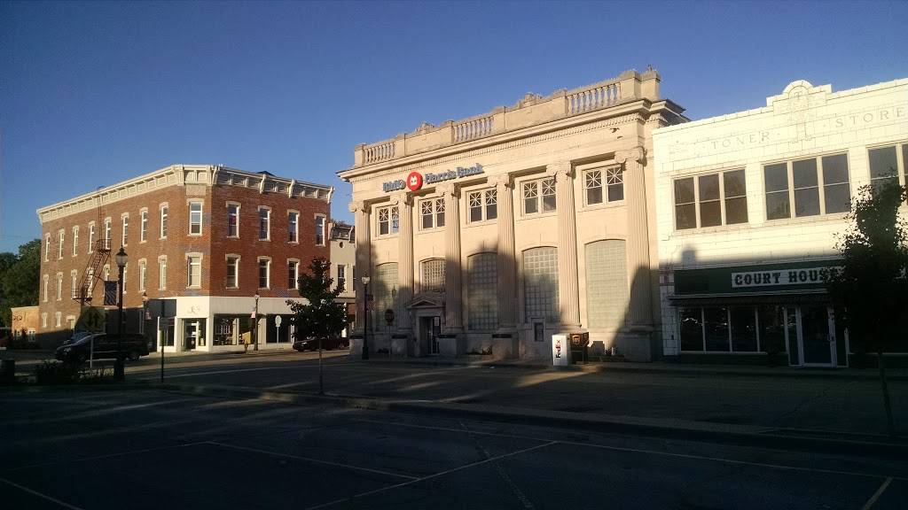 Downtown Martinsville | restaurant | 10 E Washington St, Martinsville, IN 46151, USA | 7653422449 OR +1 765-342-2449