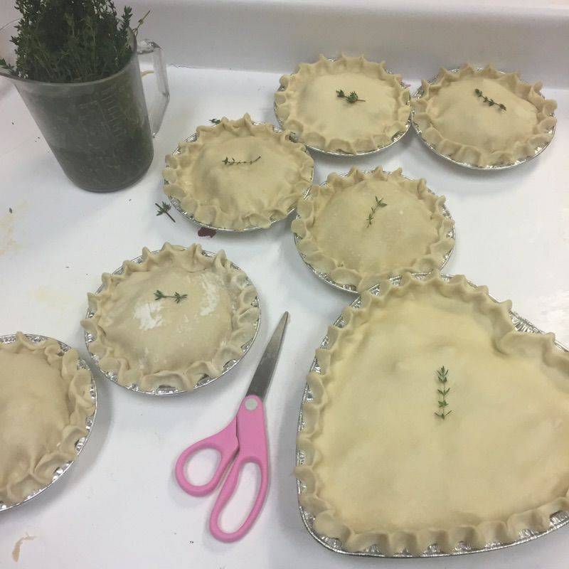 Pies a La Mode | bakery | 200 Teaticket Hwy, Teaticket, MA 02536, USA | 5085408777 OR +1 508-540-8777