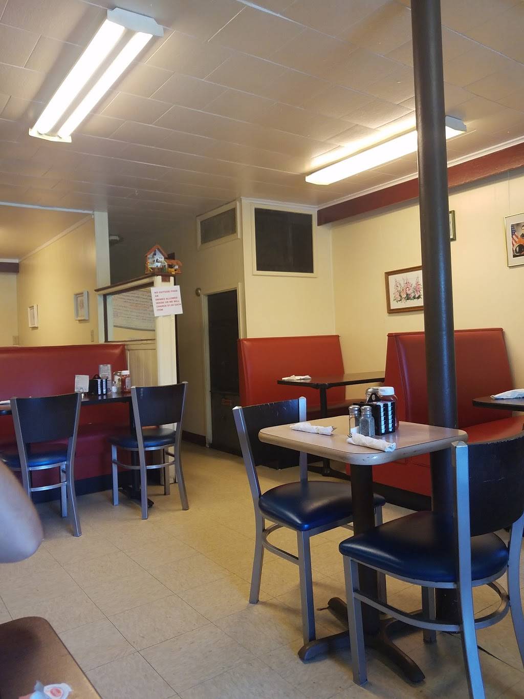 Meriden Road Diner | restaurant | 895 Meriden Rd, Waterbury, CT 06705, USA | 2035750537 OR +1 203-575-0537