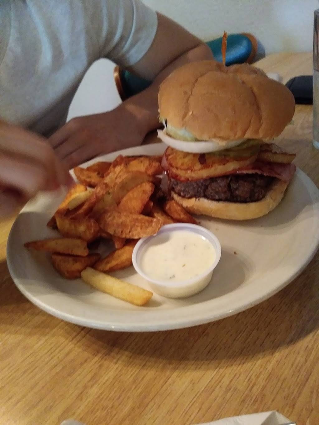 Lawrences Pub and Eatery | restaurant | 46 E Main St, Benton, WI 53803, USA | 6087594000 OR +1 608-759-4000