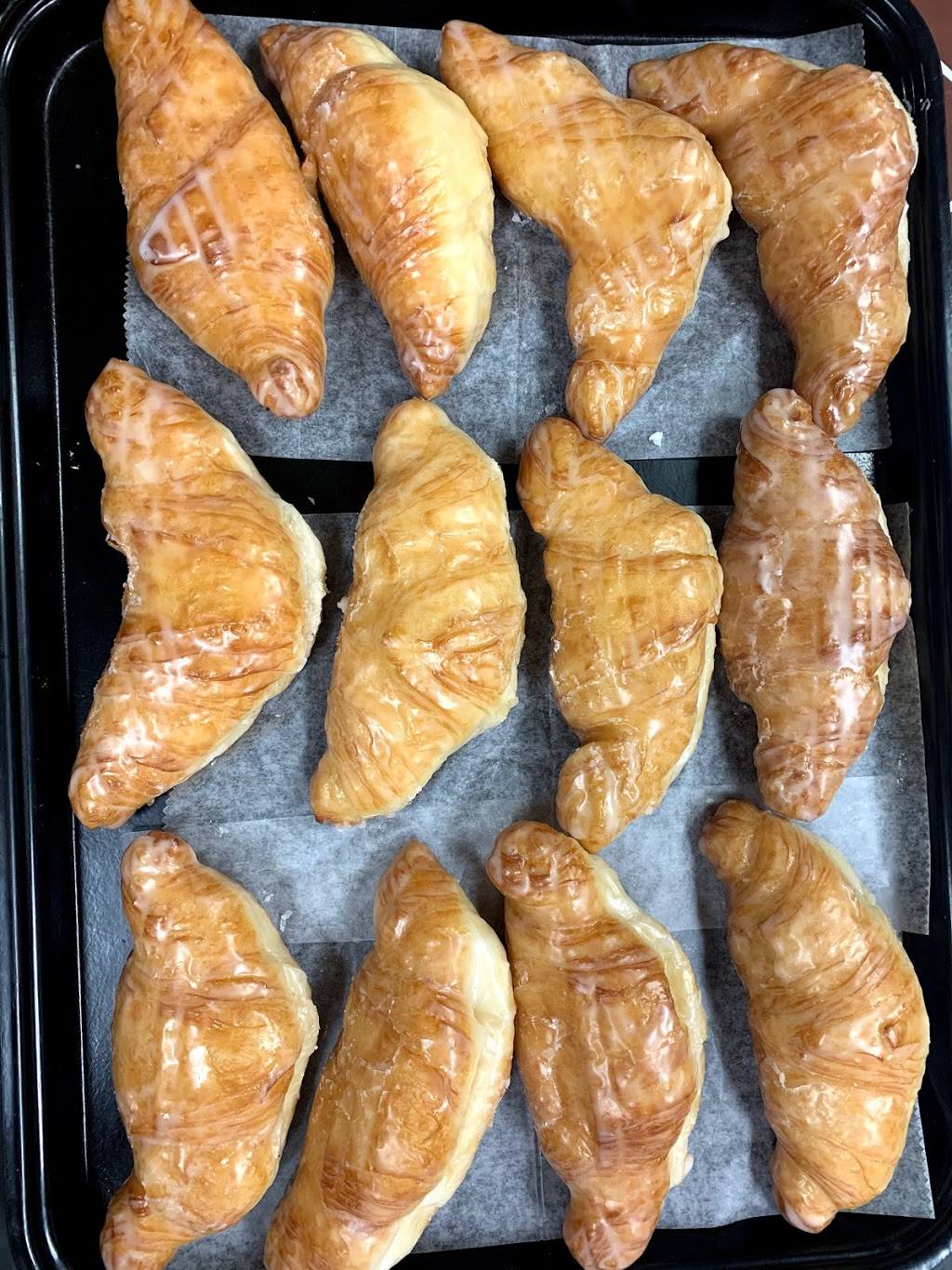 East Town Donuts | bakery | 1101 Caseyville Rd suite e, Caseyville, IL 62232, USA | 6188030407 OR +1 618-803-0407