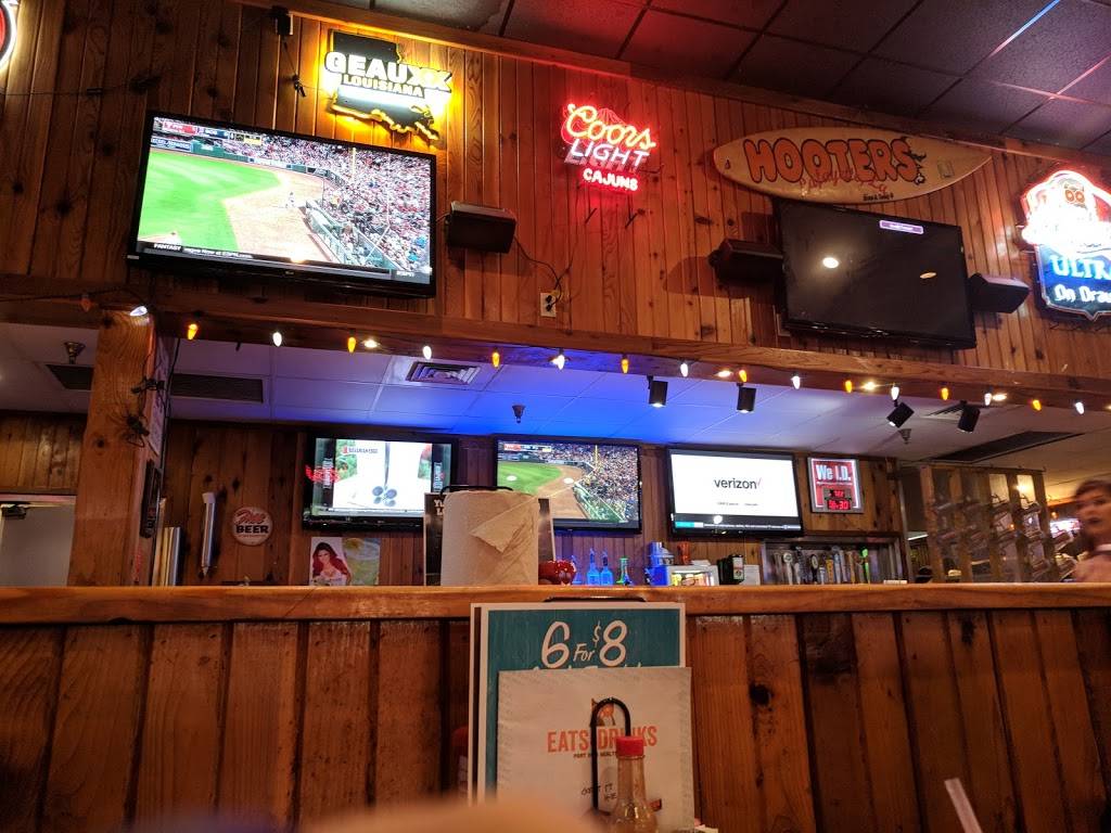 Hooters | meal takeaway | 3221 Ambassador Caffery Pkwy, Lafayette, LA 70506, USA | 3372169464 OR +1 337-216-9464