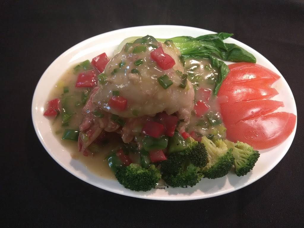 Inchins Bamboo Garden | restaurant | 11440 Euclid Ave, Cleveland, OH 44106, USA | 2162293003 OR +1 216-229-3003