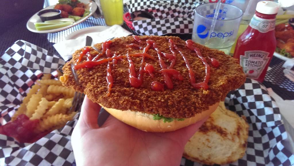 The Filling Station | restaurant | 305 E 35th St, Davenport, IA 52806, USA | 5633916954 OR +1 563-391-6954