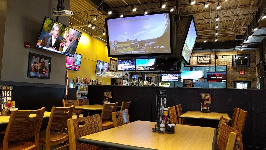 Buffalo Wild Wings | meal takeaway | 7042 University Dr NW, Huntsville, AL 35806, USA | 2568908500 OR +1 256-890-8500