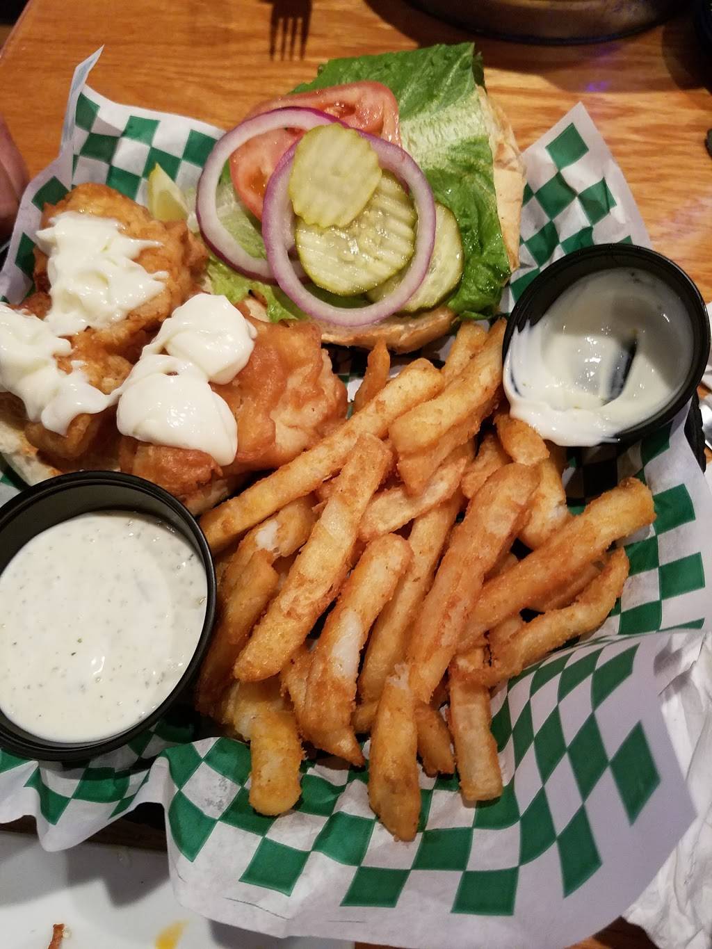 Captain Jacks Waterfront Bar and Grille | restaurant | 21 Oscar Hill Rd, Tarpon Springs, FL 34689, USA | 7279443346 OR +1 727-944-3346