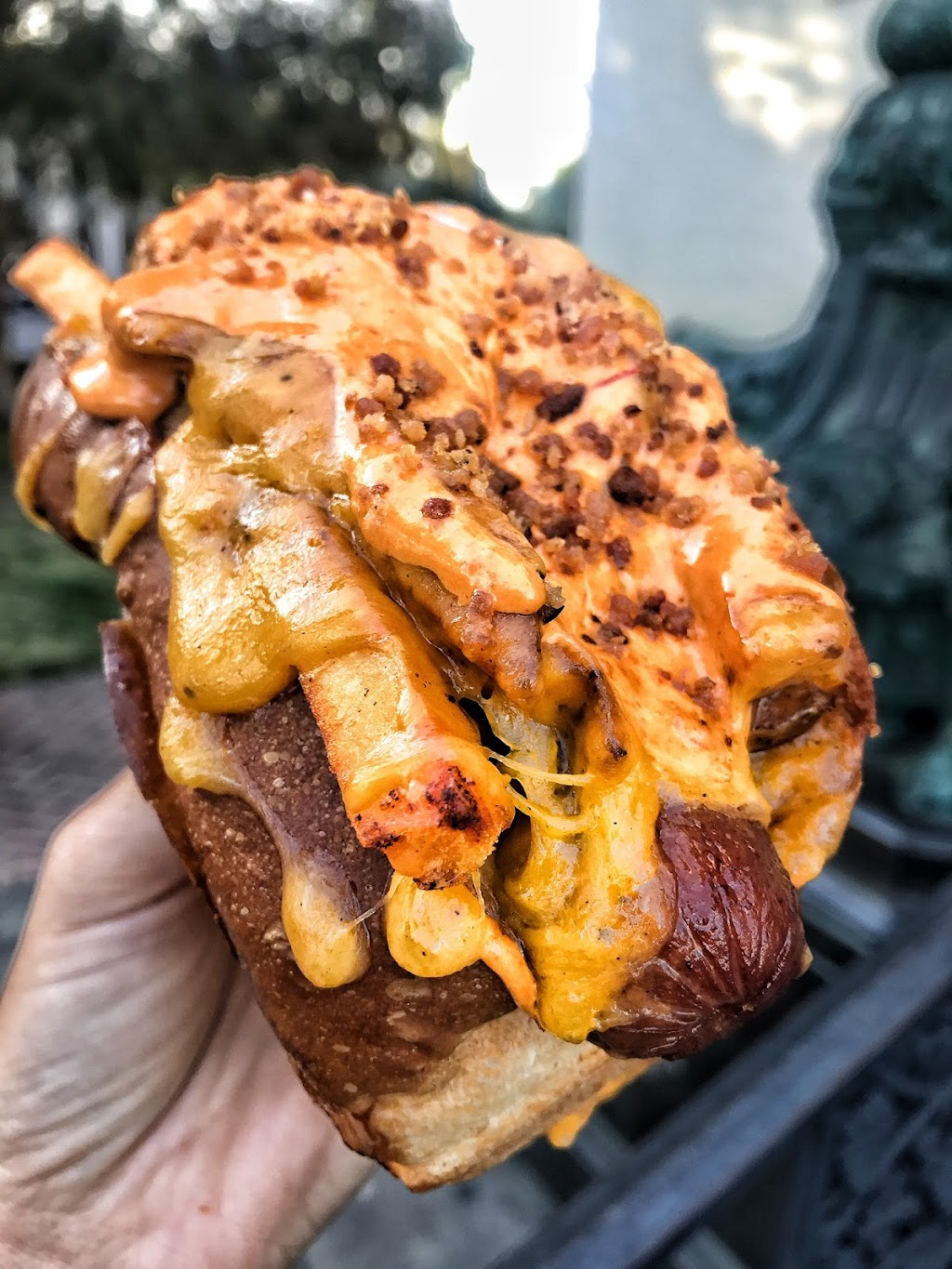 Dirt Dog Long Beach | restaurant | 1950 Ximeno Ave, Long Beach, CA 90815, USA | 5624983900 OR +1 562-498-3900