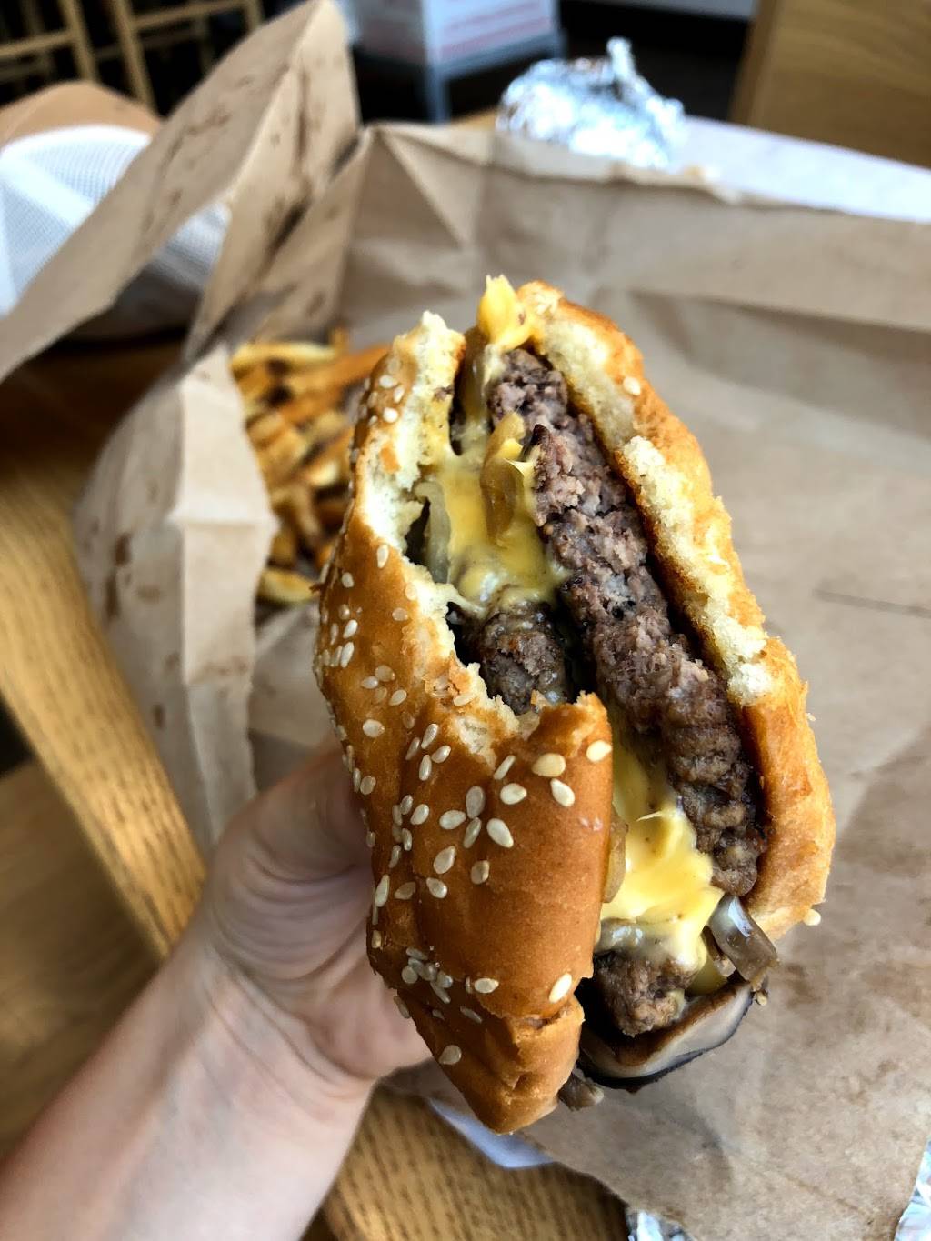 Five Guys | meal takeaway | 1146 S Wabash Ave, Chicago, IL 60605, USA | 3124318140 OR +1 312-431-8140
