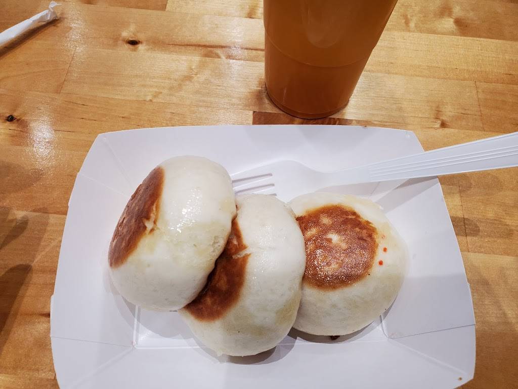 Mean Bao | restaurant | 1139 W Taylor St, Chicago, IL 60607, USA | 3129293336 OR +1 312-929-3336