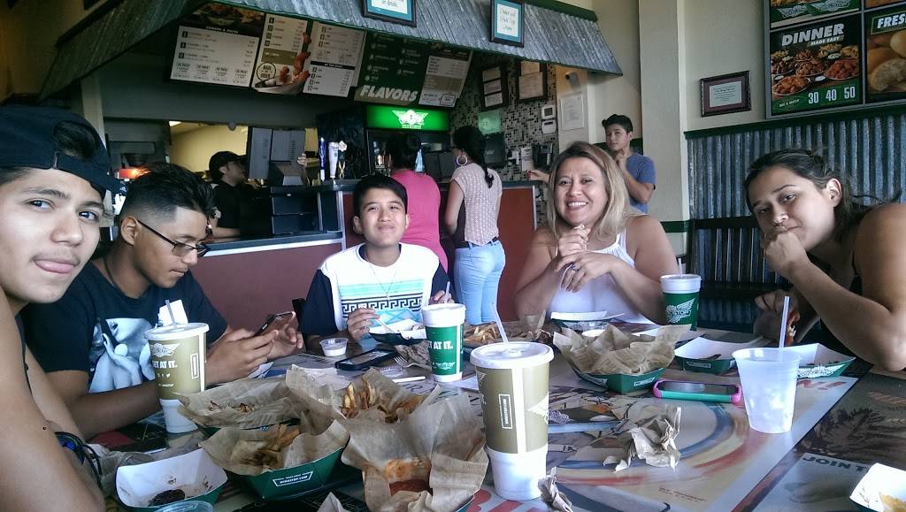 Wingstop | restaurant | 2911 West Ave, San Antonio, TX 78201, USA | 2103414000 OR +1 210-341-4000