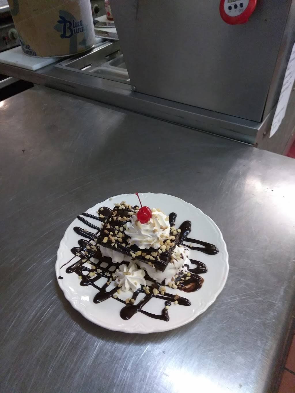 Jills Bar And Grill | restaurant | 1800 Miami St, Toledo, OH 43605, USA | 5672494389 OR +1 567-249-4389