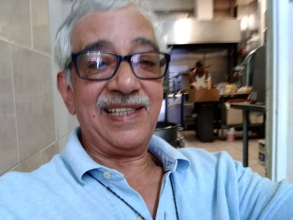 M & R Pizza | restaurant | 7 E 208th St, Bronx, NY 10467, USA | 7186530008 OR +1 718-653-0008