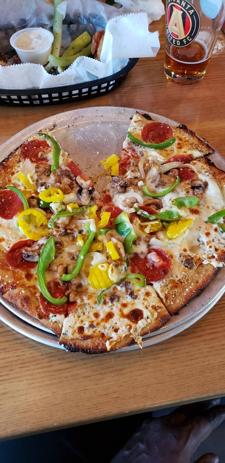 Albatross Public House and Pizzeria | restaurant | 8255 Clubhouse Way, Jonesboro, GA 30236, USA | 7704788606 OR +1 770-478-8606