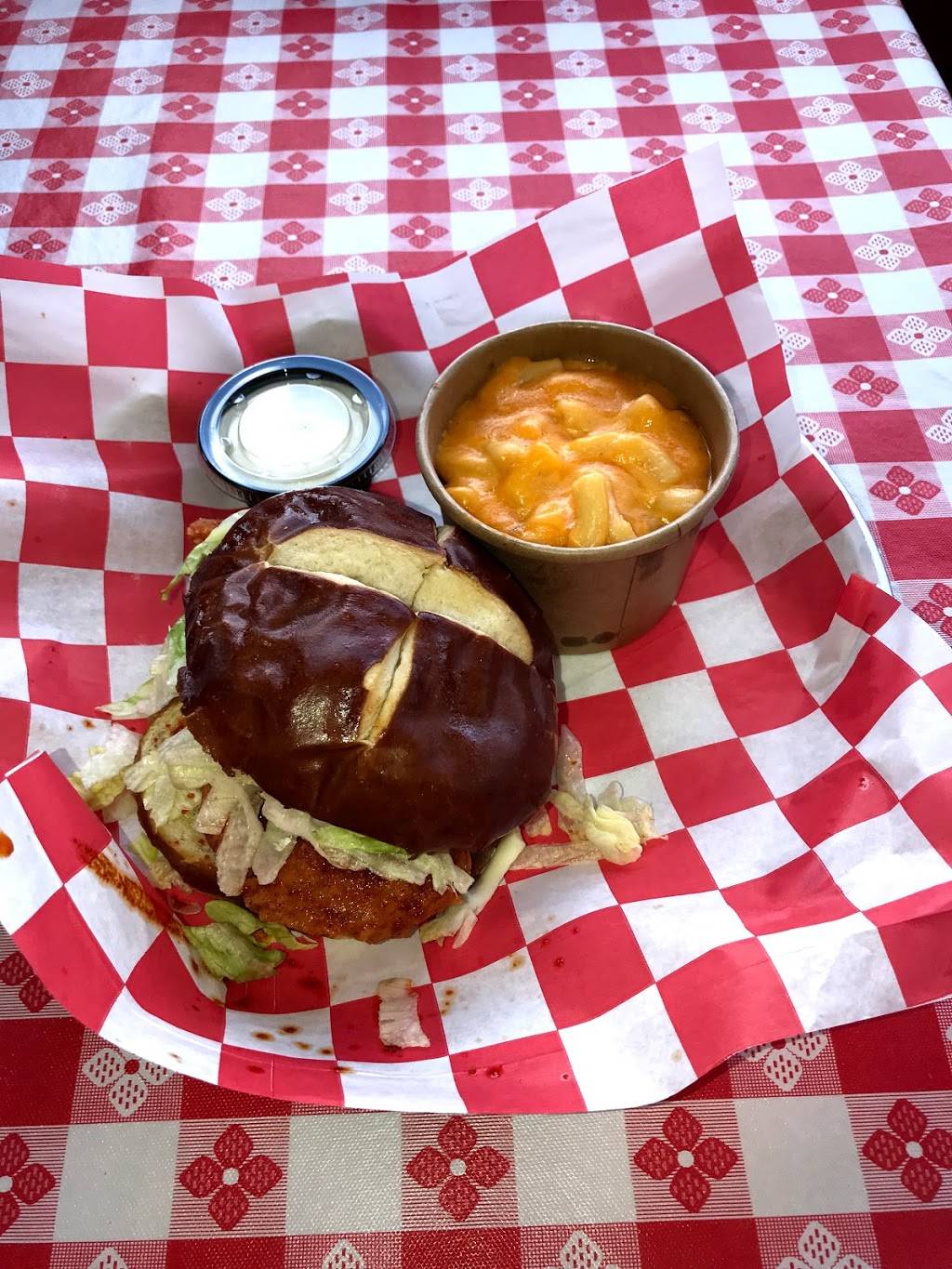 Wangs Hot Chicken | restaurant | 311 Broadway St, Aurora, IN 47001, USA | 8126559574 OR +1 812-655-9574